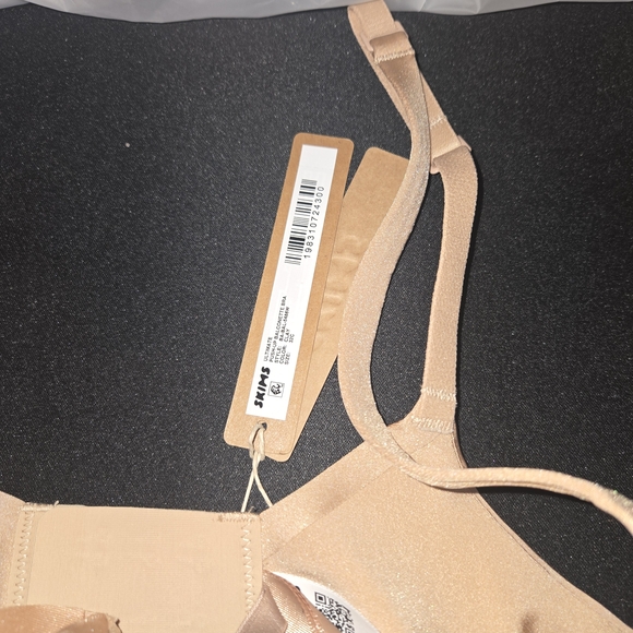 SKIMS Tan Bra - Picture 4 of 7